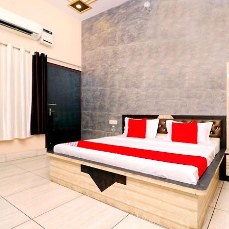 Hotel O Pushp Vatika Bhiwani Extérieur photo