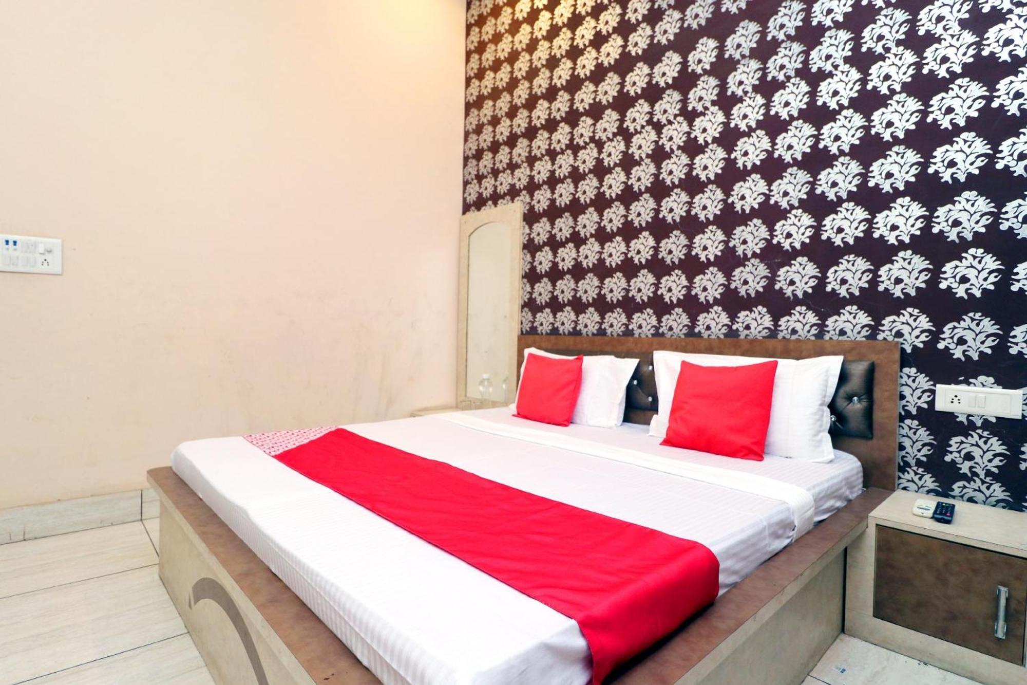 Hotel O Pushp Vatika Bhiwani Extérieur photo