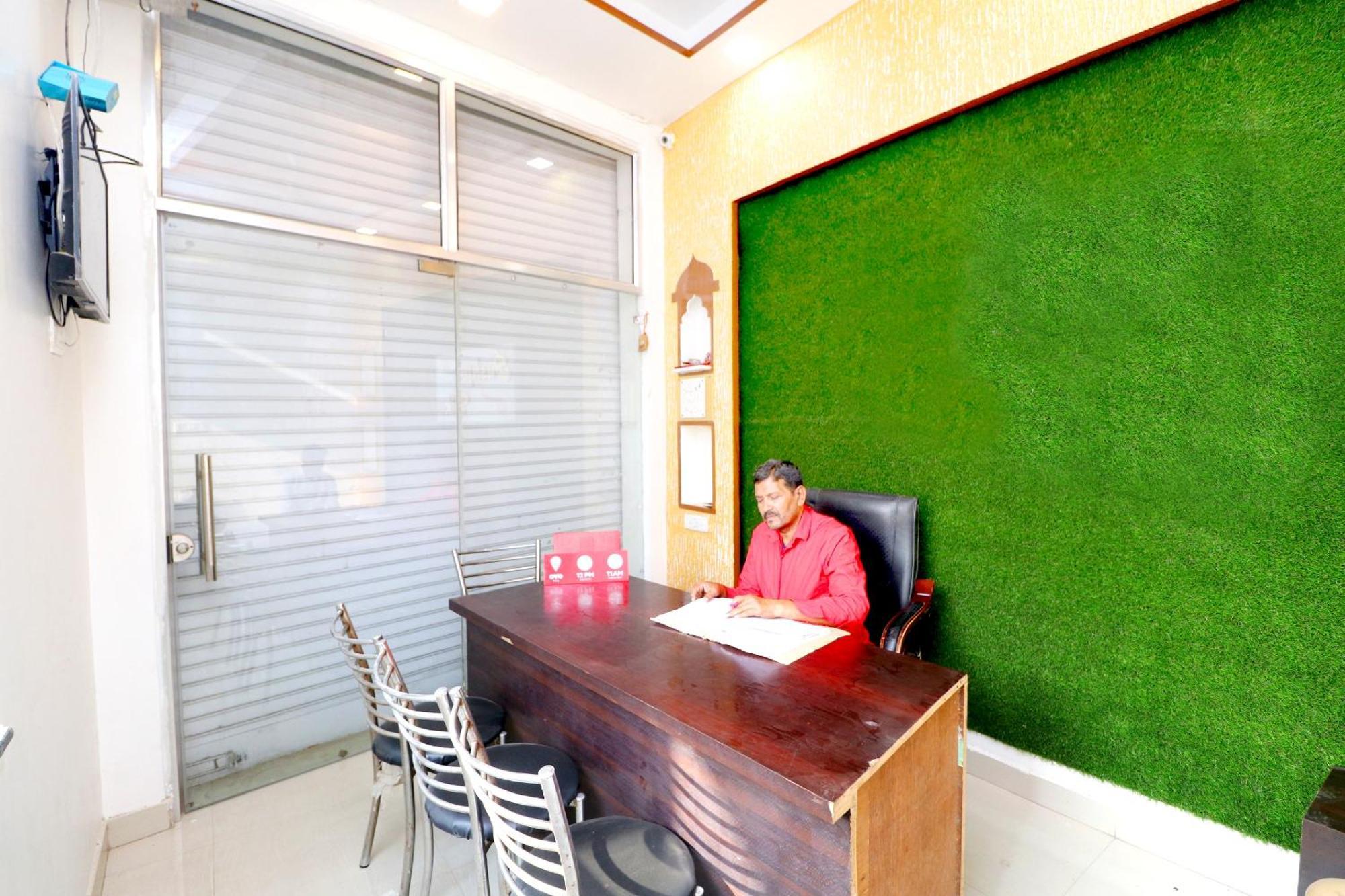 Hotel O Pushp Vatika Bhiwani Extérieur photo