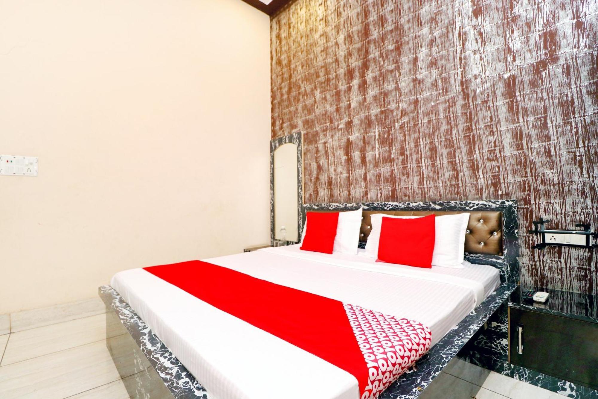 Hotel O Pushp Vatika Bhiwani Extérieur photo