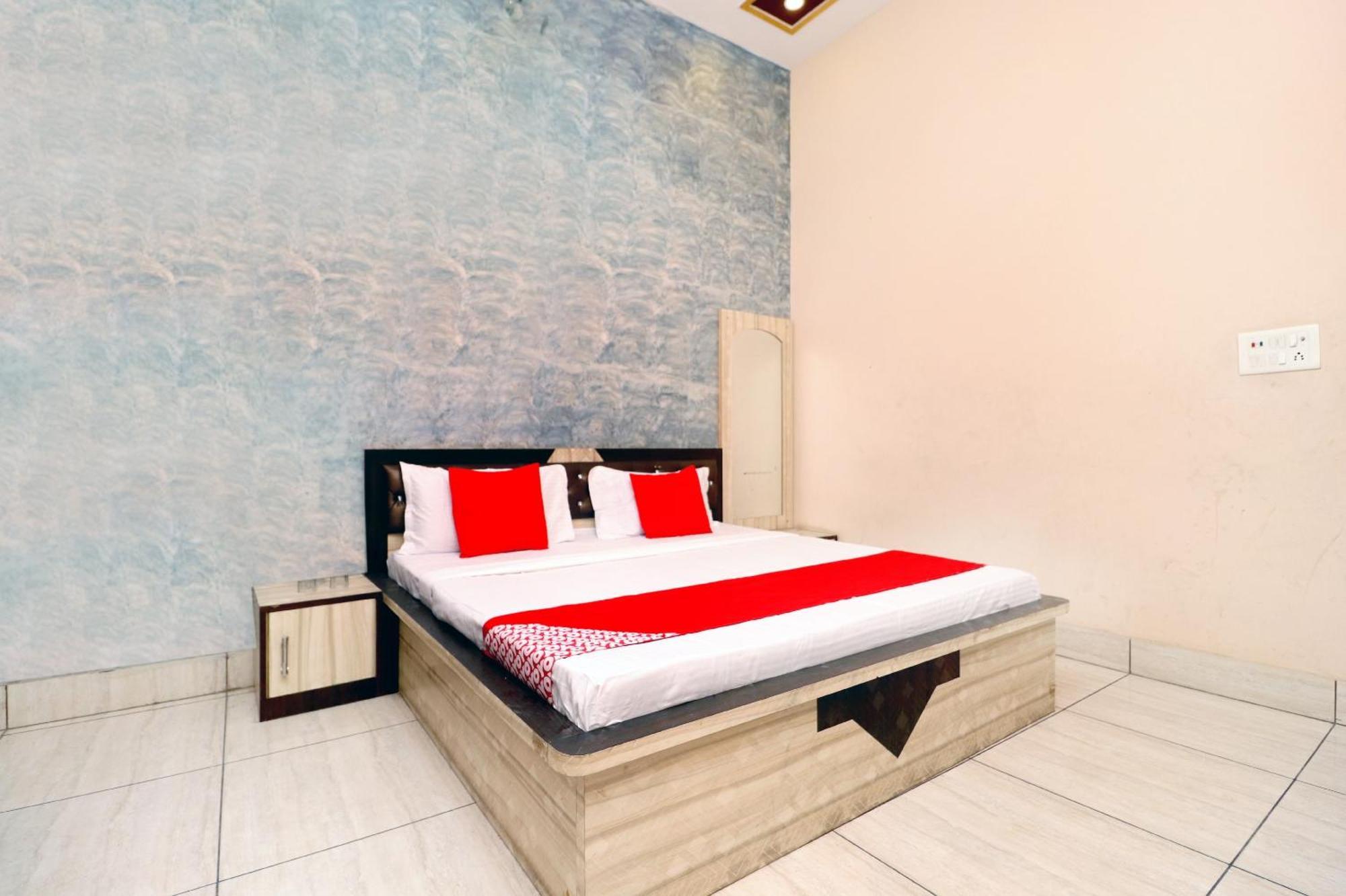 Hotel O Pushp Vatika Bhiwani Extérieur photo