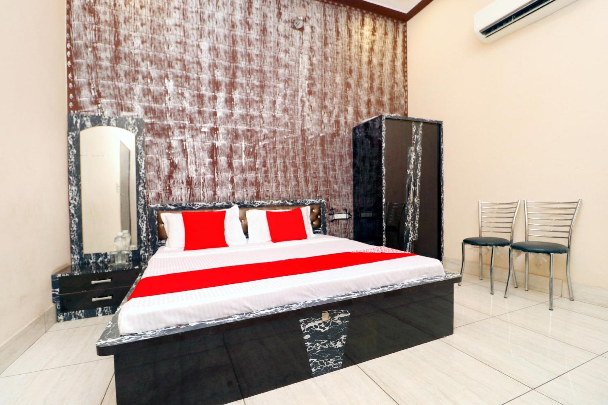 Hotel O Pushp Vatika Bhiwani Extérieur photo